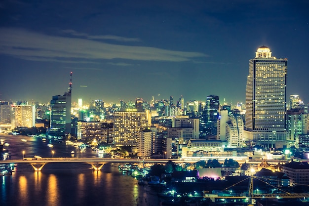 Kostenloses Foto bangkok stadt in der nacht