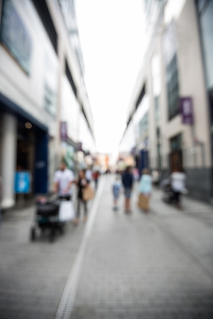 Kostenloses Foto blur blick auf fußgänger zu fuß auf der straße