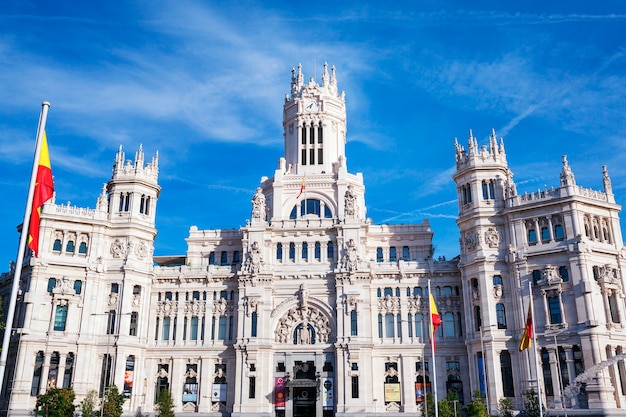 Kostenloses Foto der cibeles-palast ist das bekannteste gebäude an der plaza de cibeles in madrid, spanien