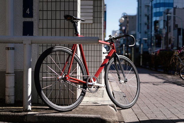 Kostenloses Foto fahrrad draußen in der straße