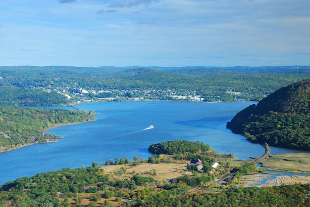 Kostenloses Foto hudson river mountain peak view im herbst