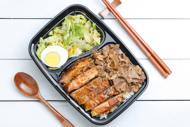 Kostenloses Foto hühnerreis bento