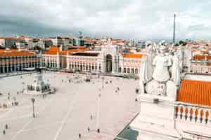 Kostenloses Foto luftaufnahme des platzes praca do comercio in lissabon, portugal