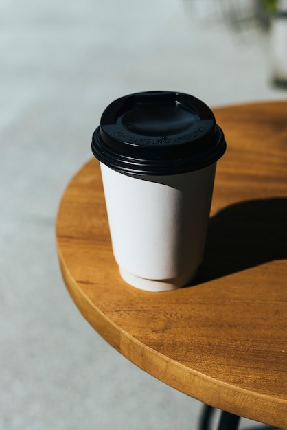 Kostenlose Foto modell einer einweg-tasse kaffee