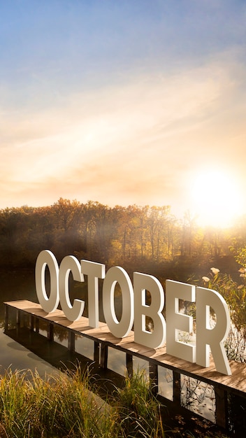 Kostenloses Foto oktober naturlandschaft mit brücke