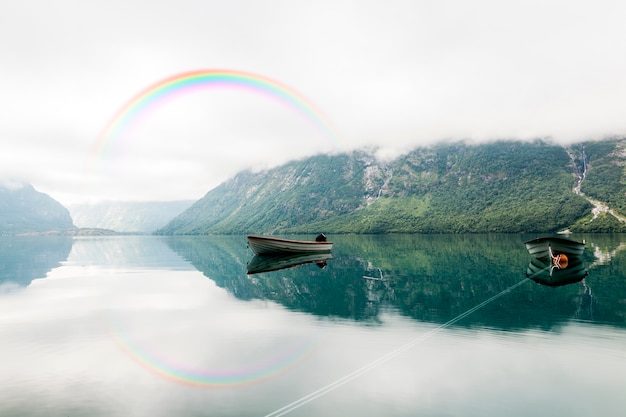 Kostenlose Foto schöne naturlandschaft mit regenbogen