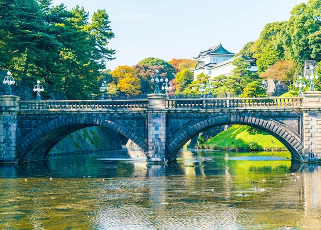 Kostenloses Foto schönes kaiserpalastgebäude in tokio