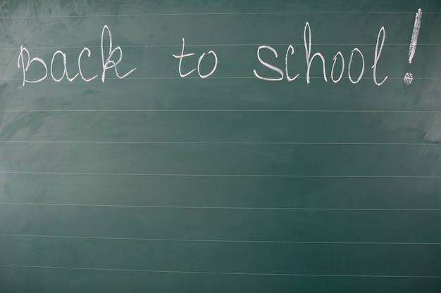 Kostenloses Foto zurück zu schule worte auf tafel