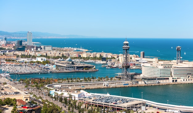 Aeria-Ansicht von Barcelona-Stadt und -strand, Spanien