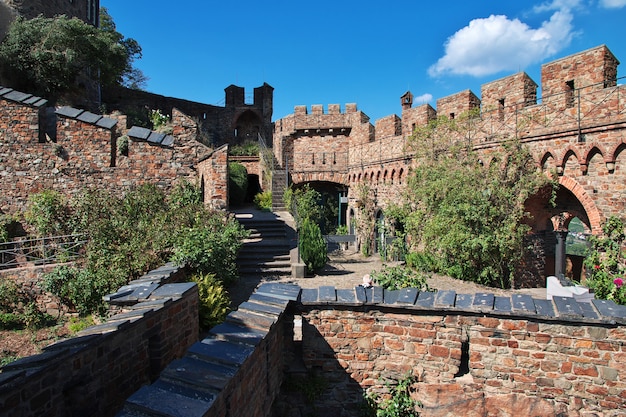 Castelo no vale do Reno, na Alemanha Ocidental