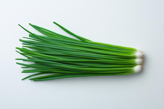 Foto cebola verde cebola fresca isolada em fundo branco