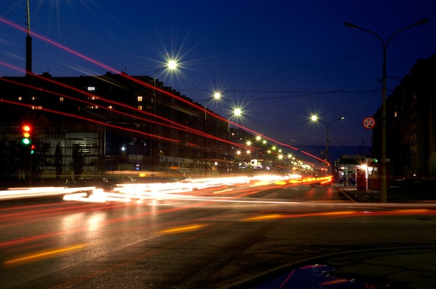 Die Straßen der Stadt bei Nacht