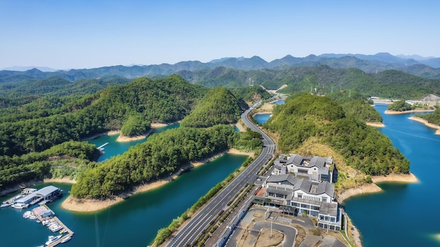 Fotografia aérea da bela paisagem natural do Lago Qiandao