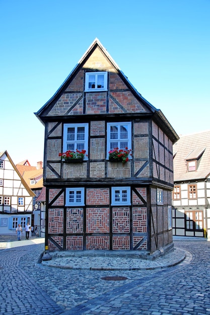 Foto gebautes gebäude vor klarem blauen himmel