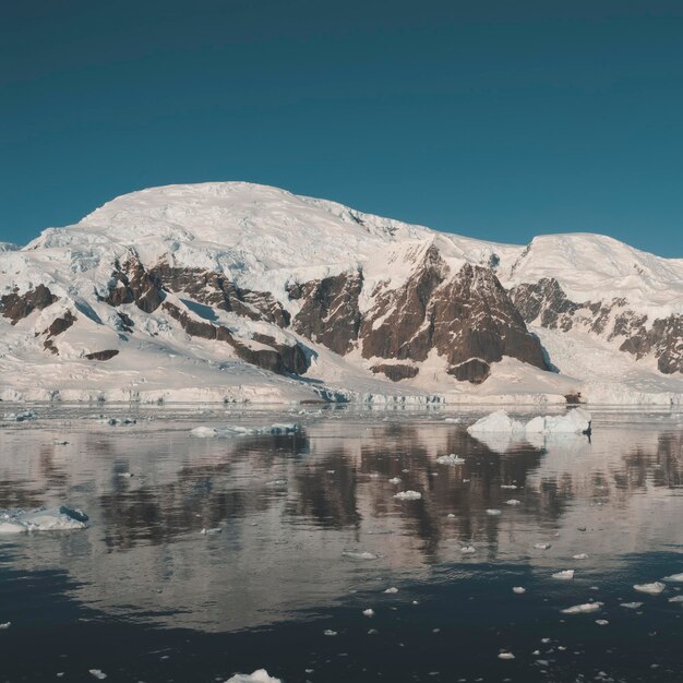 Geleiras de Paradise Bay e montanhas Península Antártica Antártica