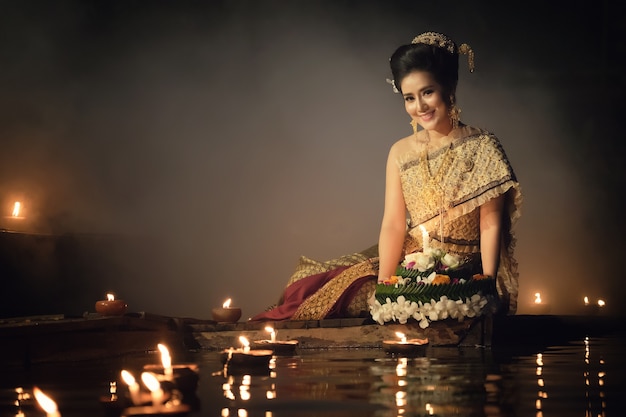 Loy Krathong traditionelles Festival