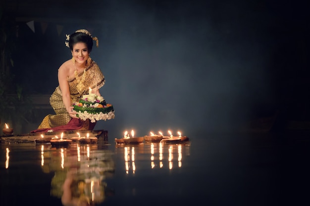 Loy Krathong traditionelles Festival