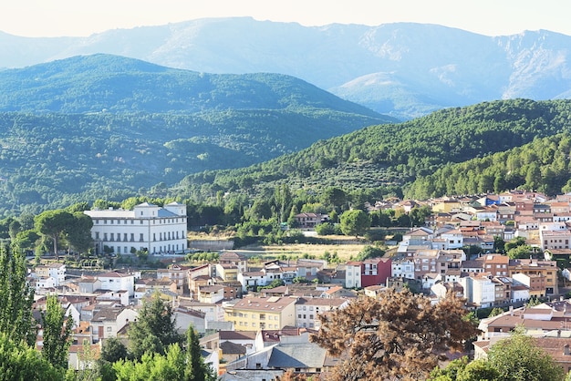 Luftaufnahme der Stadt Arenas de San Pedro