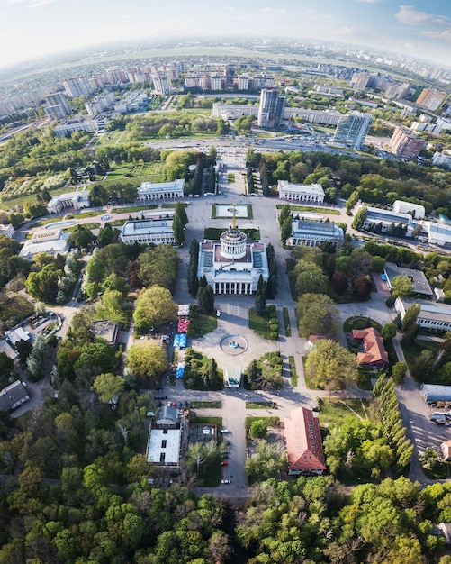 Luftbild Panoramablick auf die Stadt Kiew.