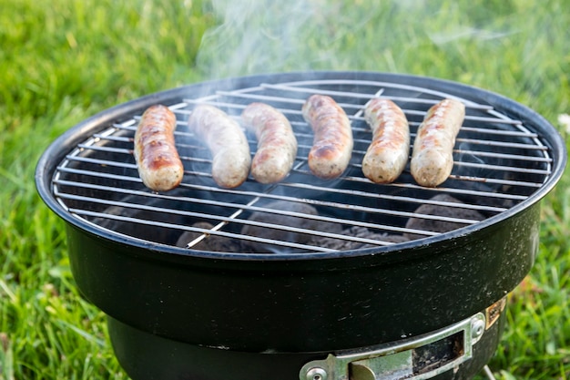 Foto nahaufnahme von fleisch auf dem grill