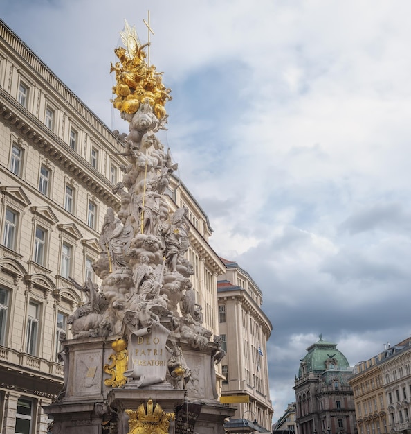 Foto plague-säule in der grabenstraße denkmal eingeweiht 1694 und von verschiedenen künstlern entworfen wien österreich