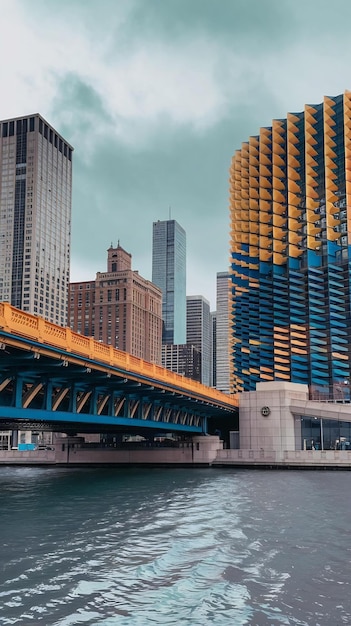 Foto ponte do centro de chicago e edifícios dos estados unidos