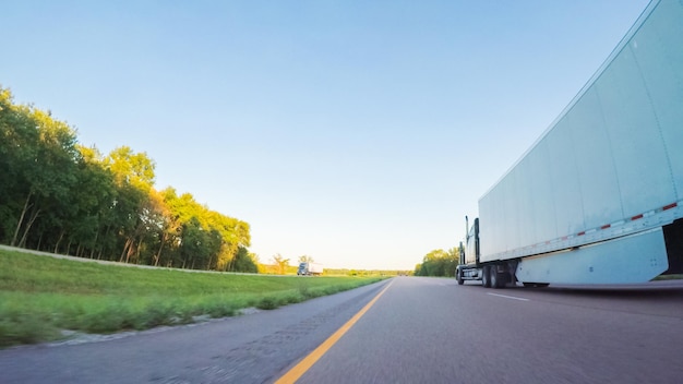 POV-Sicht - Reisen nach Osten auf dem Interstate Highway 70.