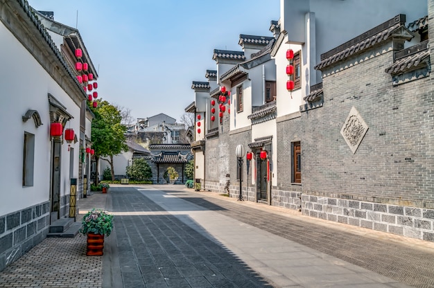 Ruas e edifícios em estilo chinês