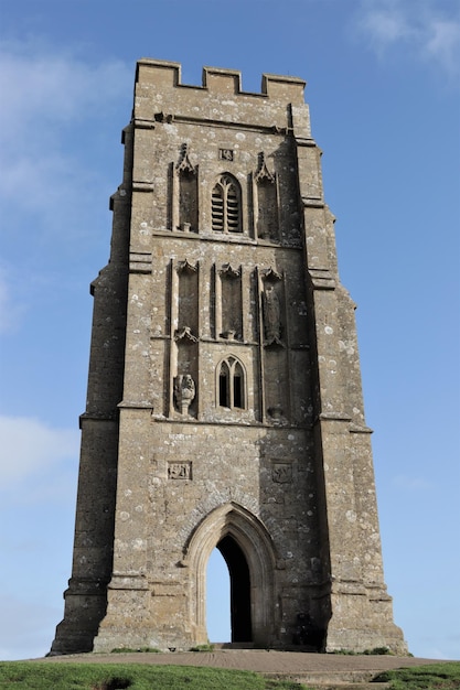 Foto st. michael's tower in glastonbury und somerset, großbritannien