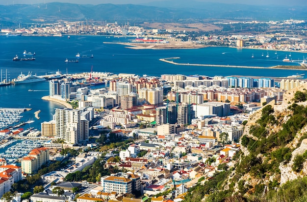 Stadtgebiet von Gibraltar vom Felsen aus gesehen