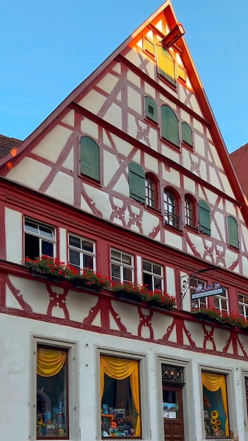 Foto traditionelle deutsche architektur halbholzhäuser im historischen zentrum rothenburg ob der tauber bayern mittelfranken deutschland 17. juli 2023