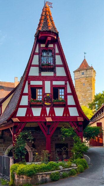 Foto traditionelle deutsche architektur halbholzhäuser im historischen zentrum rothenburg ob der tauber bayern mittelfranken deutschland 17. juli 2023