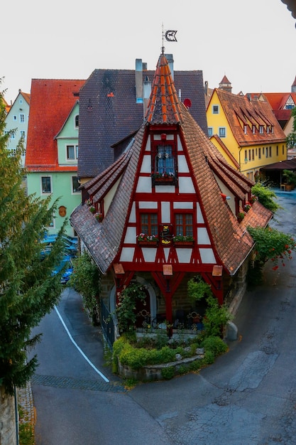 Foto traditionelle deutsche architektur halbholzhäuser im historischen zentrum rothenburg ob der tauber bayern mittelfranken deutschland 17. juli 2023