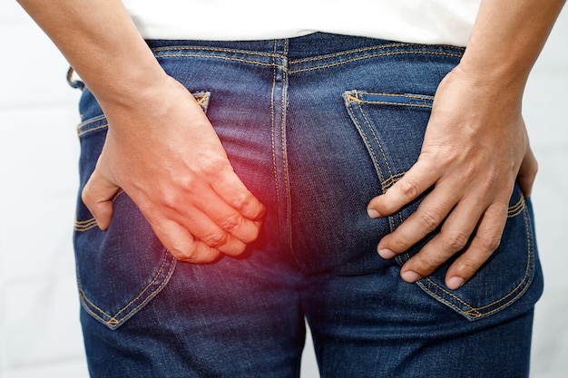 Um homem chato, ela tem uma doença