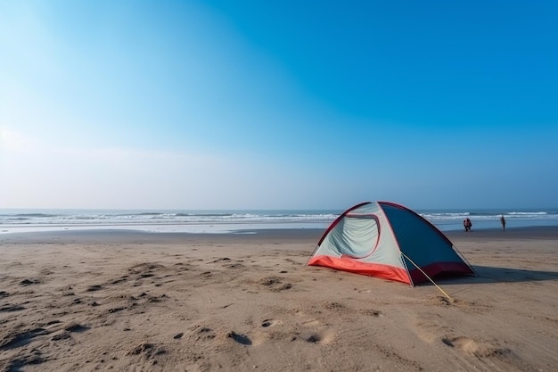 Um homem está ao lado de uma barraca na praia.