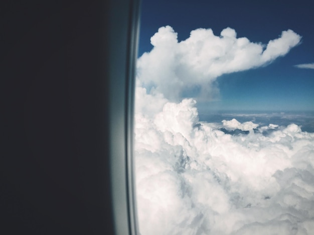 Foto wolken über dem meer