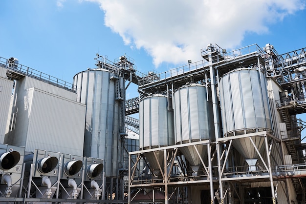 Free photo agricultural silos. building exterior.