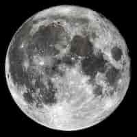 Free photo beautiful glowing gray full moon