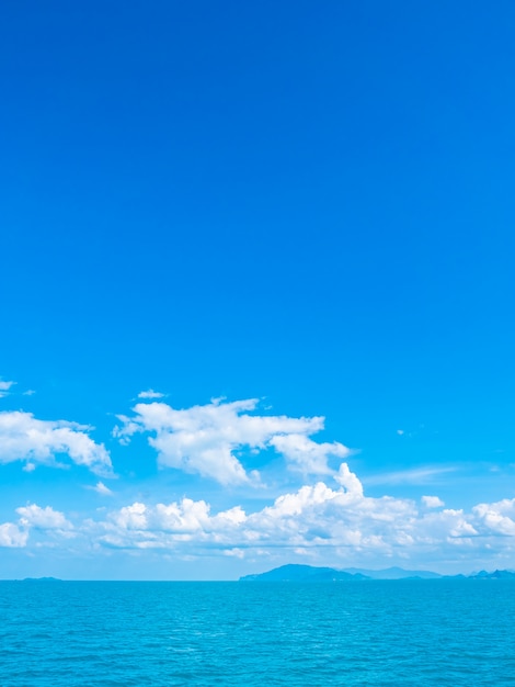 Free Photo beautiful sea and ocean on white cloud and blue sky