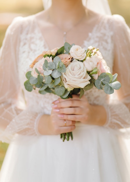 Free photo beautiful wedding bouquet of flowers