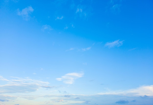 Free photo beautiful white cloud on blue sky