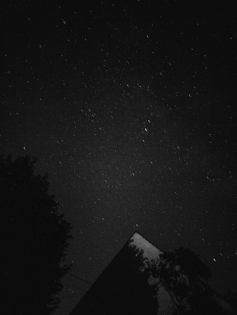 Free photo black and white photo of night sky