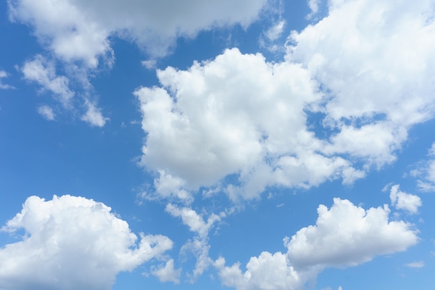 Free photo blue sky with clouds background