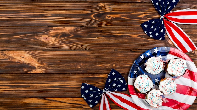 Free photo cakes and bows with pattern of usa flag