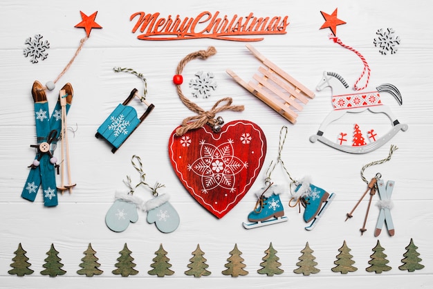 Free photo christmas decoration with winter elements