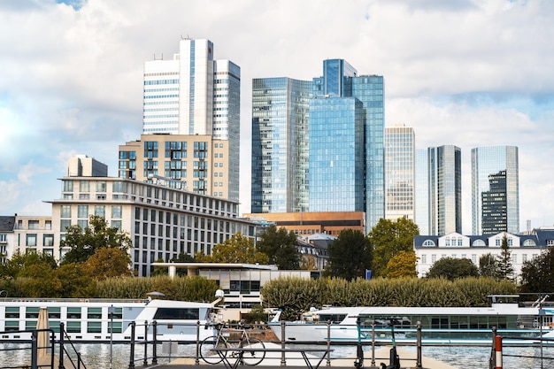 Free photo cityscape of frankfurt downtown germany