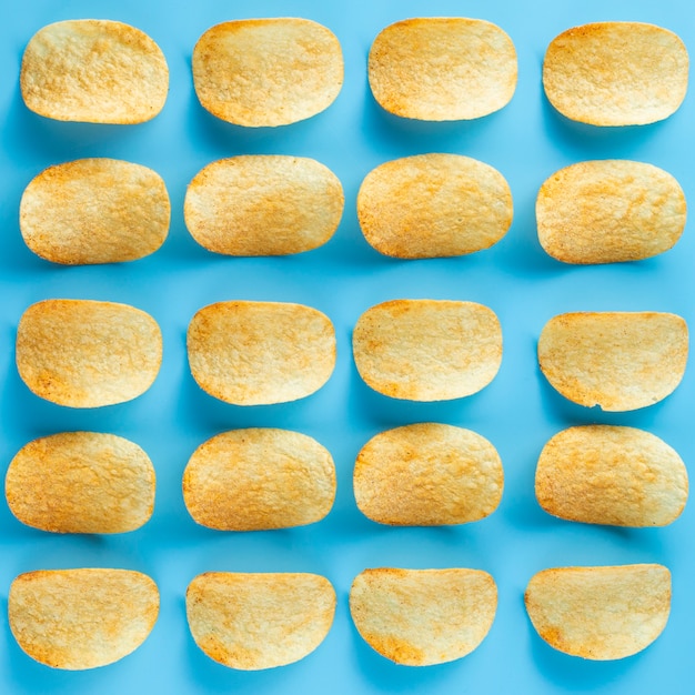 Free Photo close-up rows and columns of potato chips