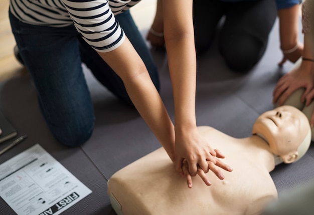 Foto gratuita formazione cpr