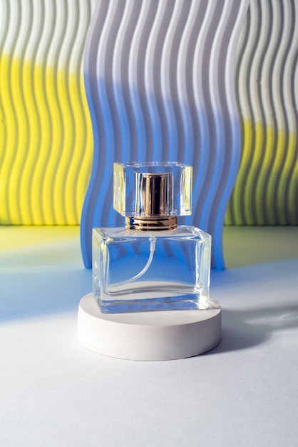 Free photo empty perfume bottle still life