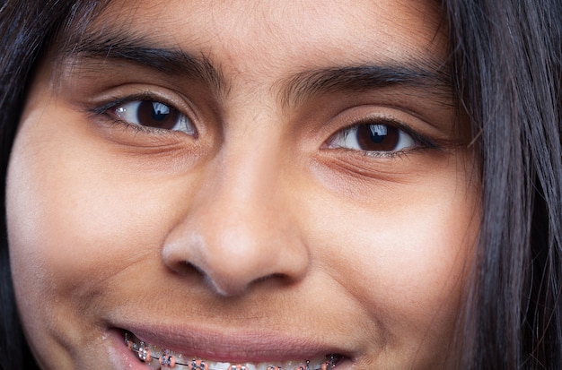 Free photo eyes of a young girl